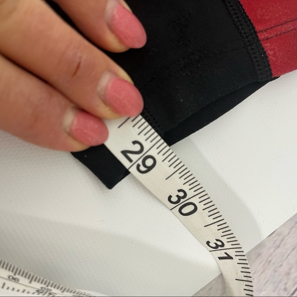 28) Under Armour Black & Red Wisconsin Badger Athletic Workout Tights Legging XS - Picture 11 of 12